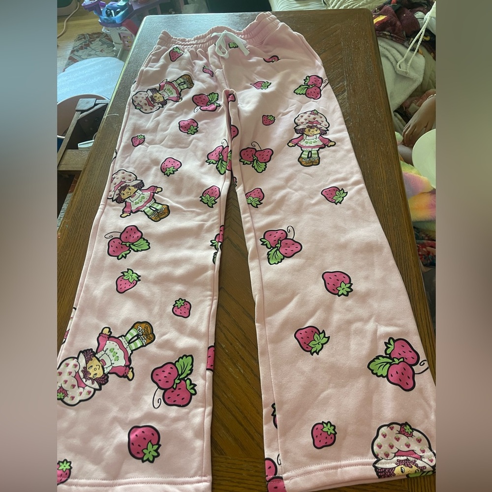 XS Pink Strawberry Shortcake Graphic Sweatpants - Picture 4 of 7